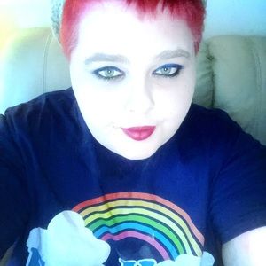 Meet your Posher, Hali